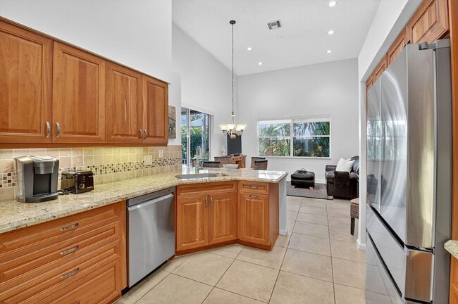 Building Photo - 6657 NW 25th Way