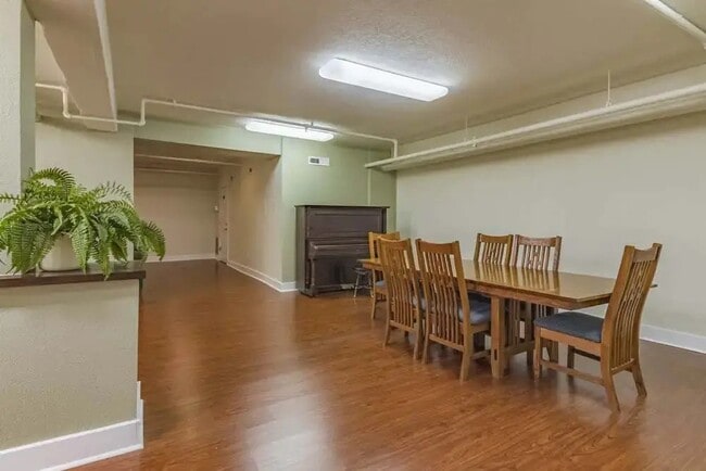 Building Photo - 312 Court St