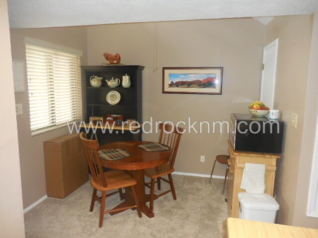 Building Photo - Single Story 2BR/2BTH Townhome in Rio Rancho!