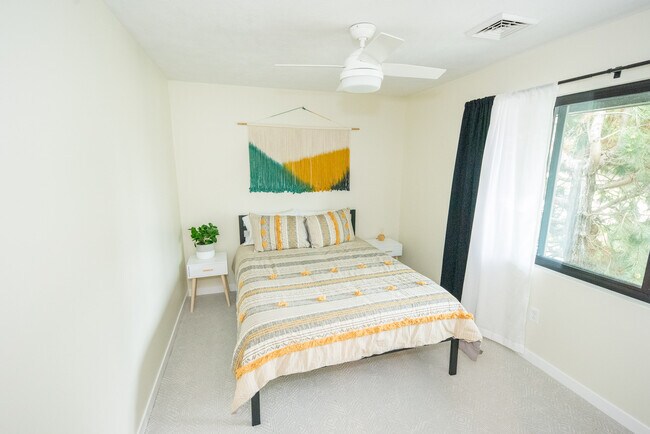 Building Photo - 128 W Madison St