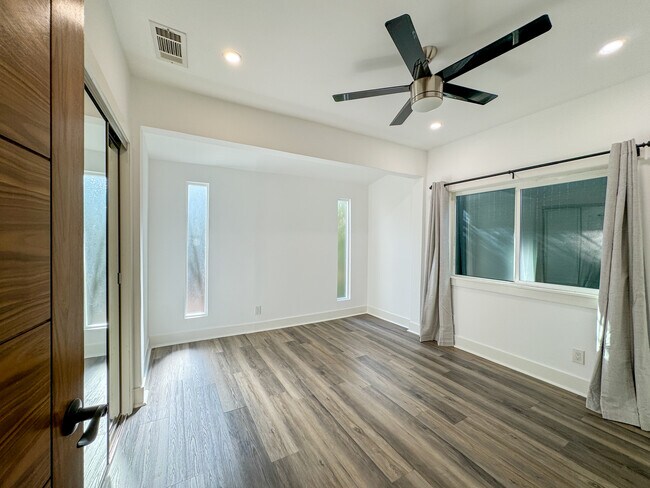 Building Photo - 2522 Gleason Ave