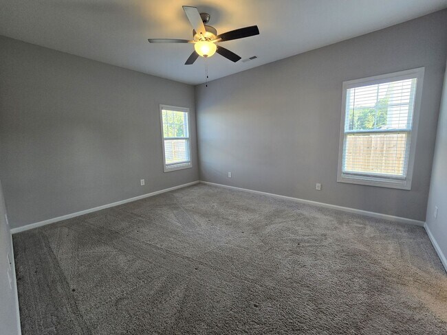 Building Photo - **October Rent Free**4 Bedroom, 2 Bath Hom...