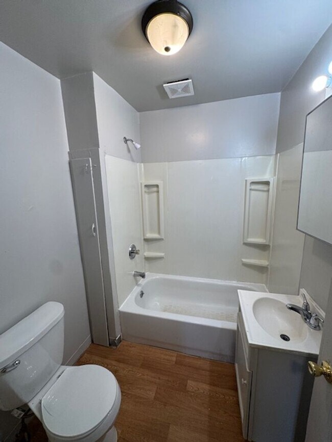 Building Photo - 414 Hamilton Ave