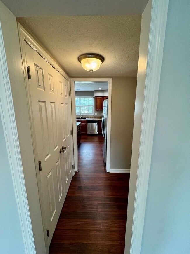 Building Photo - 307 Marshall Heights Dr