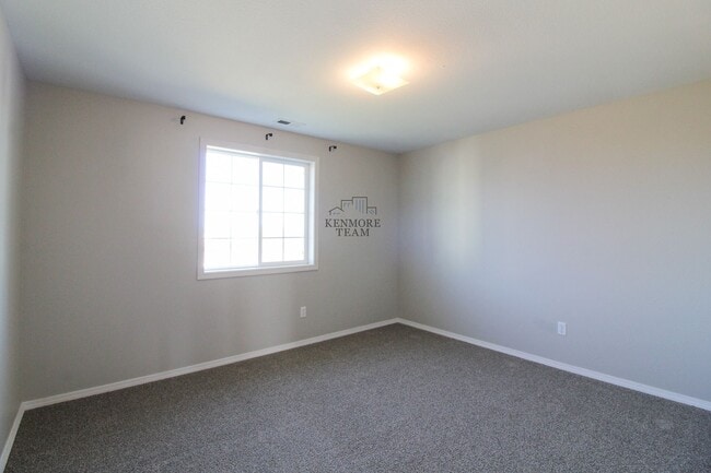 Building Photo - 3 Bedroom, 2.5 Bath Home in West Pasco