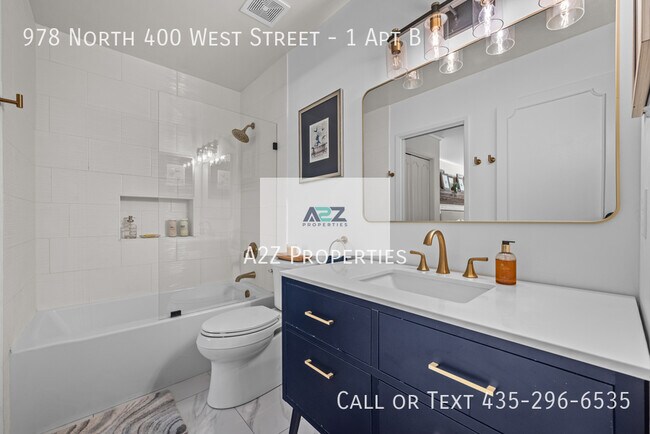 Building Photo - 978 N 400 W St