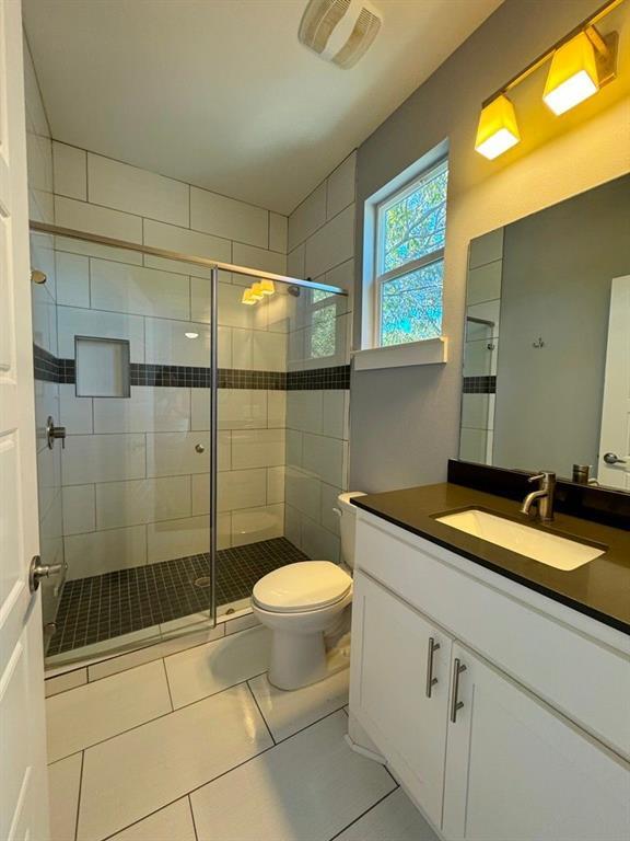 Building Photo - 6201 Felix Ave