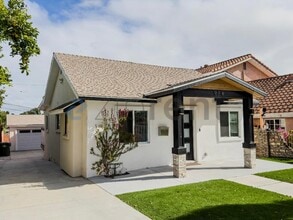 Building Photo - Unit