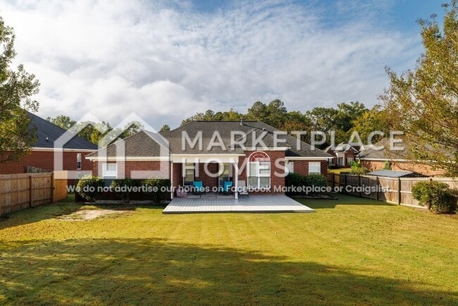 Building Photo - 512 Marble Falls