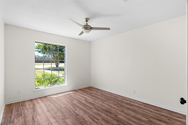 Building Photo - 301 Retha Dr