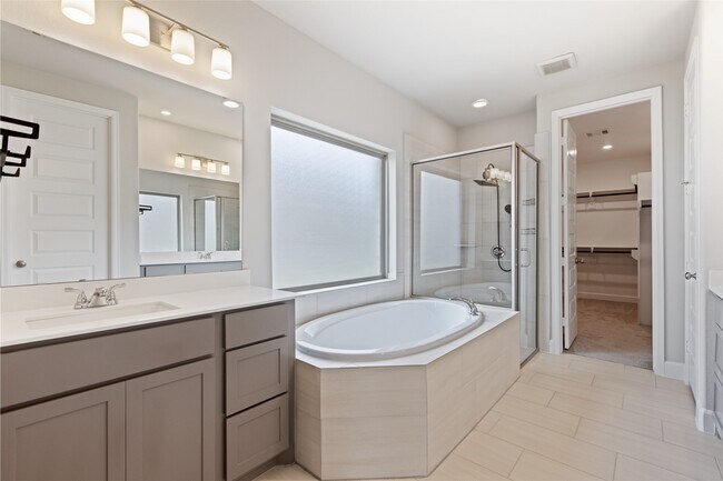 Building Photo - 11439 Bush Clover Dr