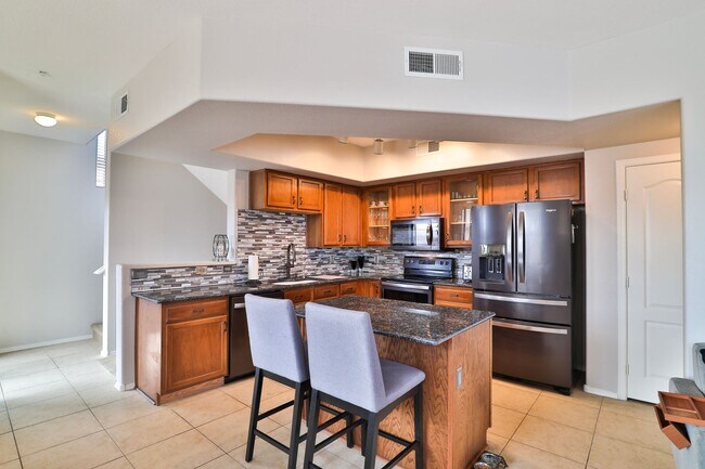 Building Photo - Furnished 2 bed / 2.5 bath Gilbert Condo in Gated Community w/ 2 pools.