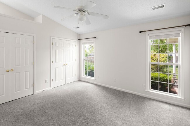 Building Photo - Home in Livingston Farms!