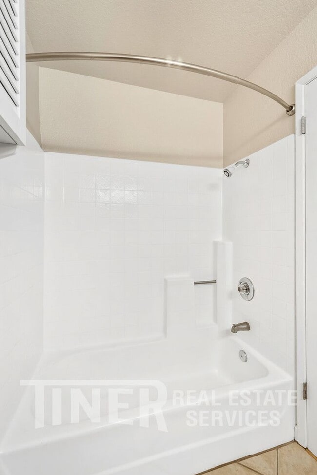 Building Photo - 11150 Trinity River Dr