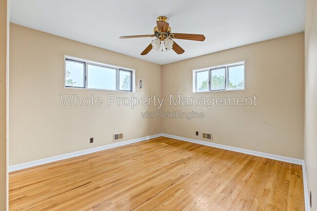 Building Photo - 1406 E 108th Pl