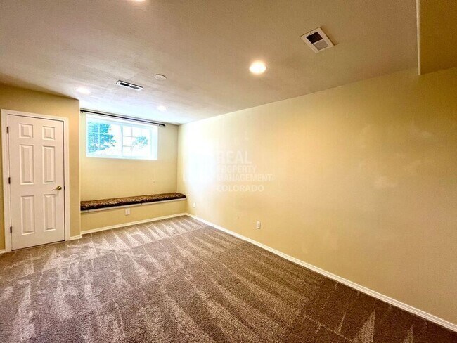 Building Photo - 1550 Capadaro Ct