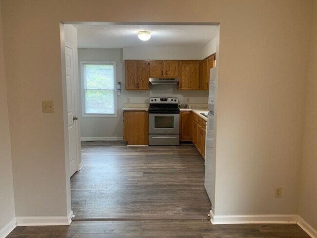 Building Photo - Available July 31st , 2026!!