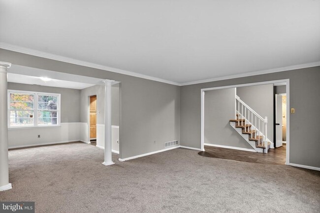 Building Photo - 11 Grant Dr