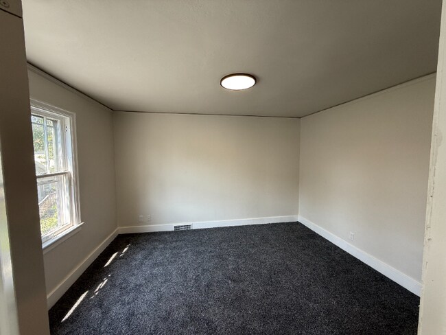 Building Photo - 1533 N 12th St