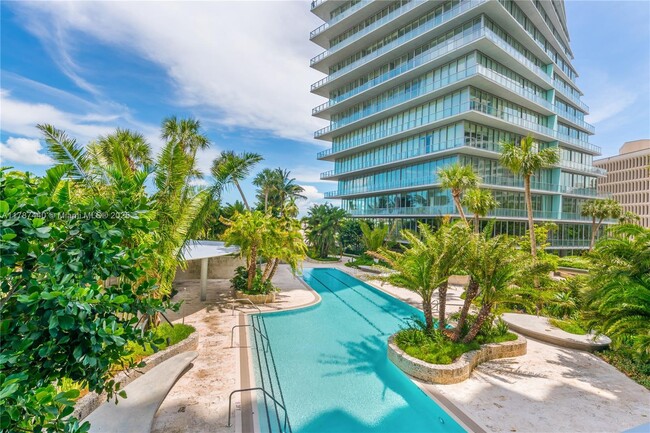 Building Photo - 2669 S Bayshore Dr