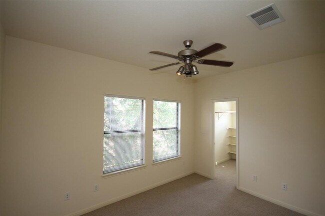 Building Photo - 1300 Chicon St
