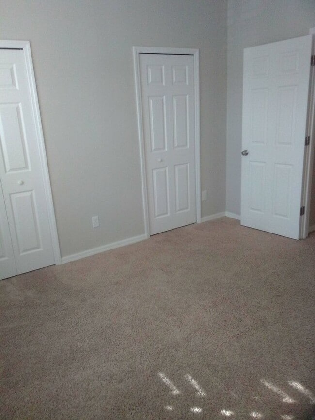 Building Photo - Arborview Park Townhouse close to UCF located in Oviedo (2 bed /2 1/2 bath)