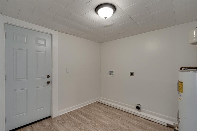 Building Photo - 1213 Tunnel Blvd