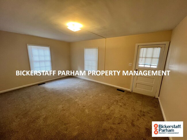 Building Photo - Great Family Home, Located off of Veterans...