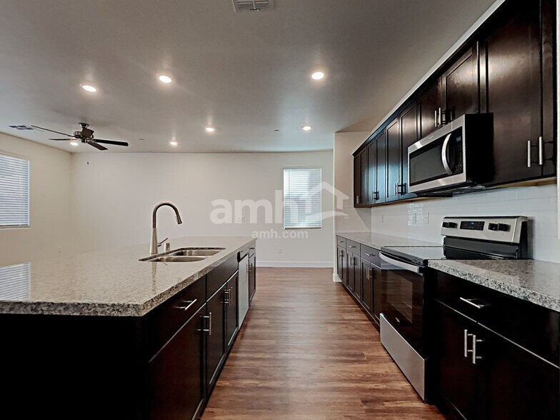 Building Photo - 324 Palazza Reserve Pl