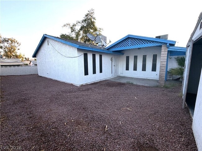 Building Photo - 700 Northstar St
