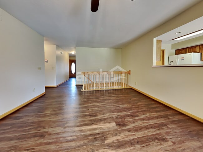 Building Photo - 71 Thornhill Dr