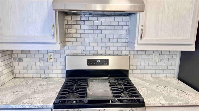 Building Photo - 6243 Shoreview Cir