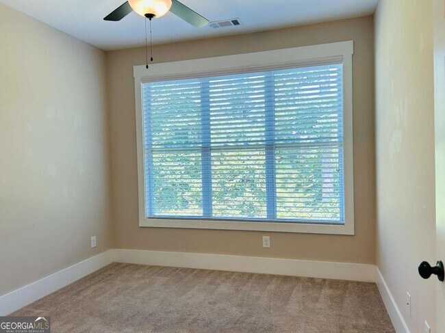 Building Photo - 16 Anchor Ct