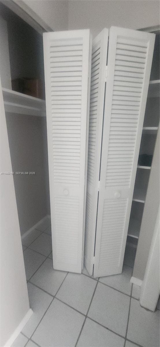 Building Photo - 1985 S Ocean Dr