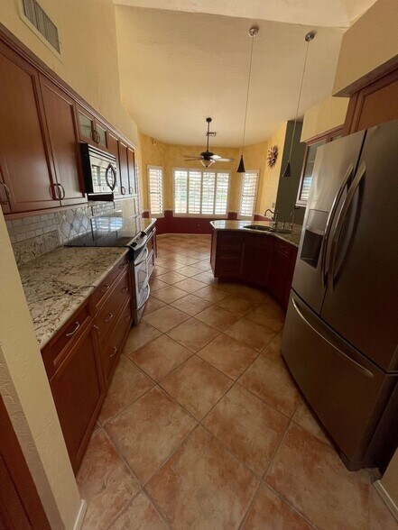 Building Photo - 9437 E Minnesota Ave