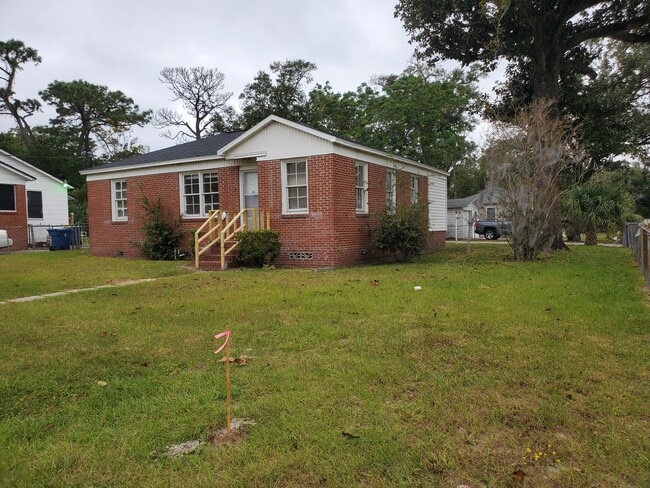 Yard - 905 Ethan Allen St