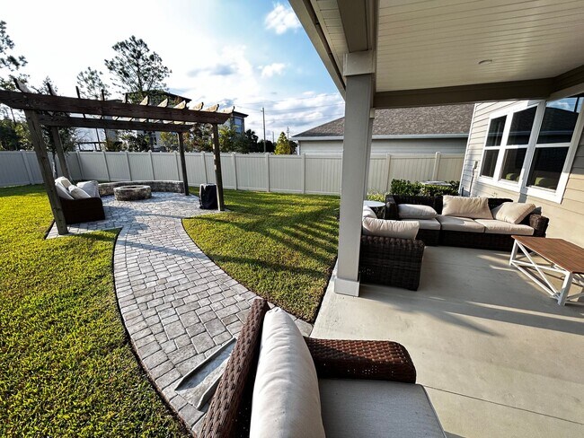 Building Photo - ? Immaculate 4 Bedroom, 3 Bath Home in Sto...