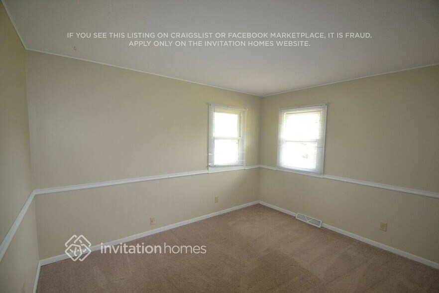 Building Photo - 13010 Deerwood Ln N
