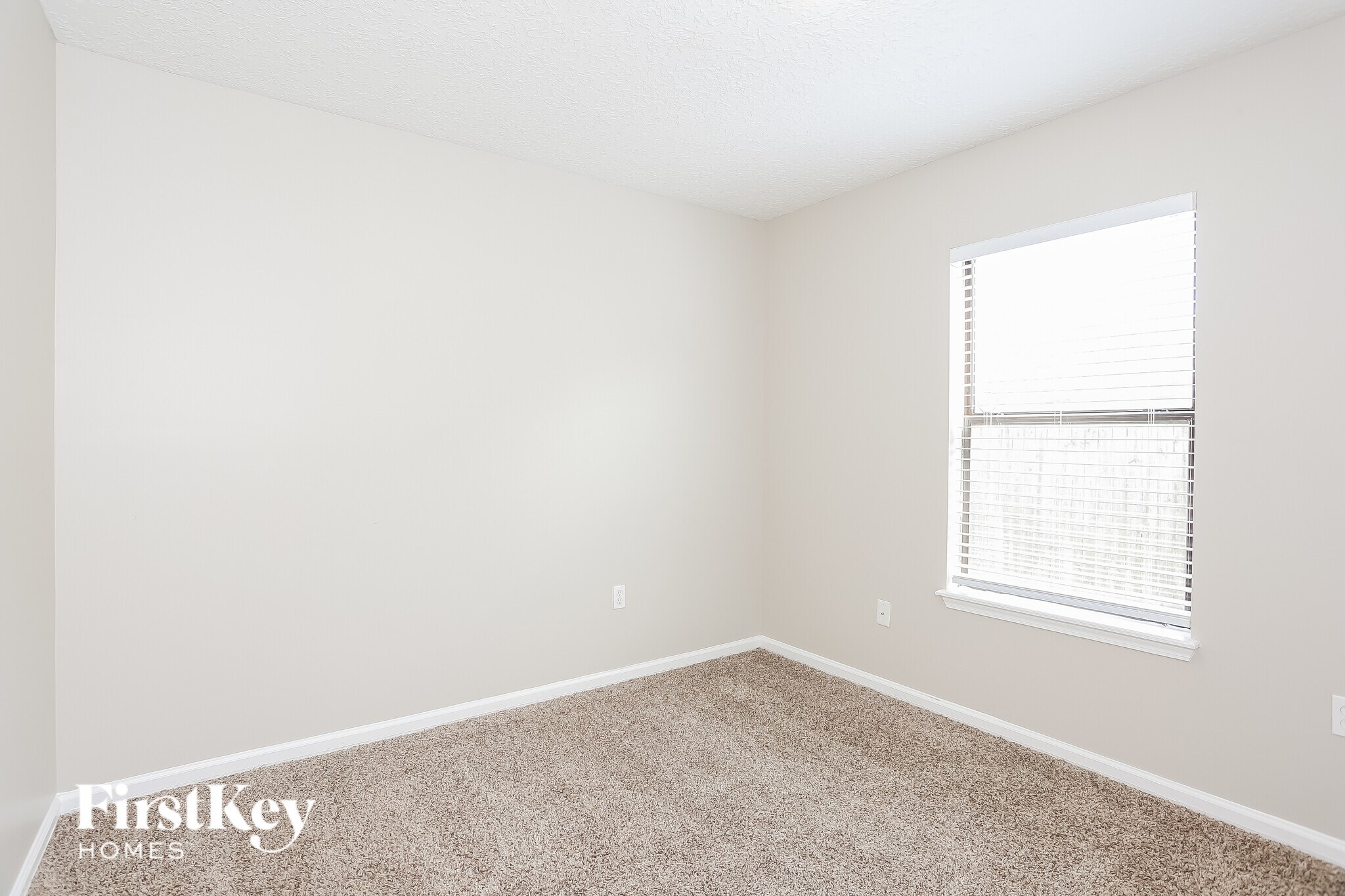 Building Photo - 8353 Longspur Ave