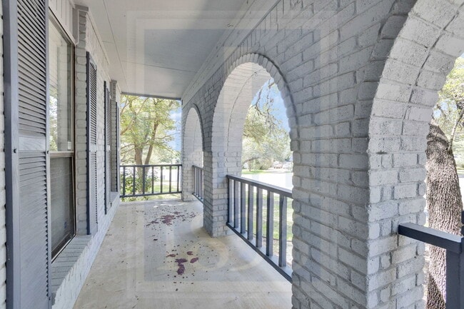 Building Photo - 11301 Taterwood Dr