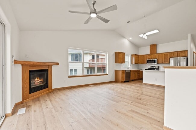 Building Photo - 13-13 Redtail Ct