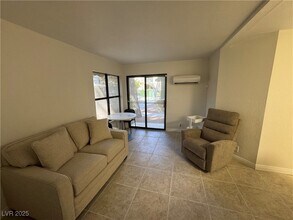 Building Photo - 520 Elm Dr