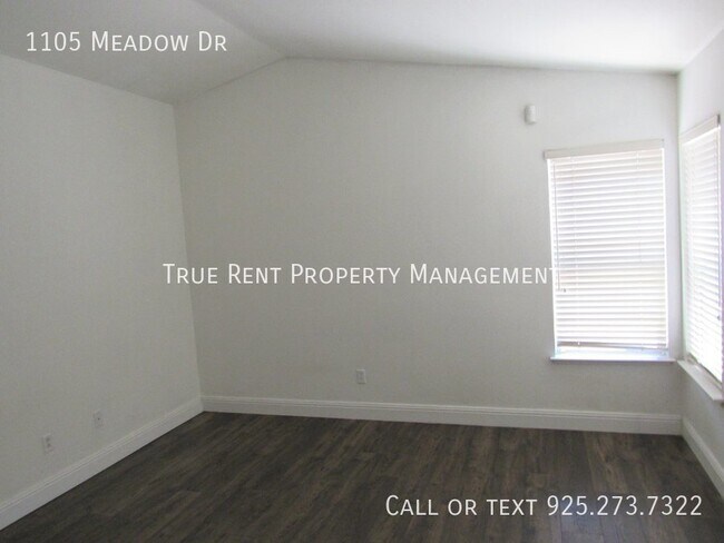 Building Photo - Beautiful 3 Bed, 2 Bath Home in Great Live...