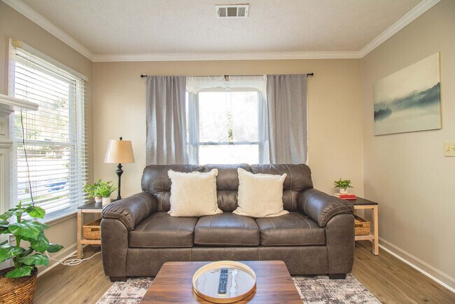 Building Photo - 1930 16th Ave