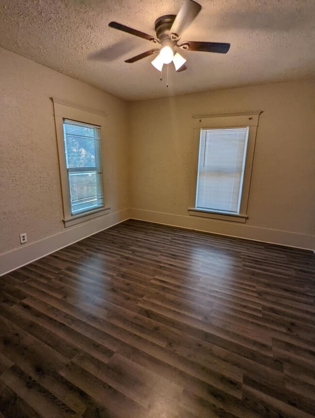 Building Photo - Charming 4-Bedroom Home Near Downtown & Kellogg