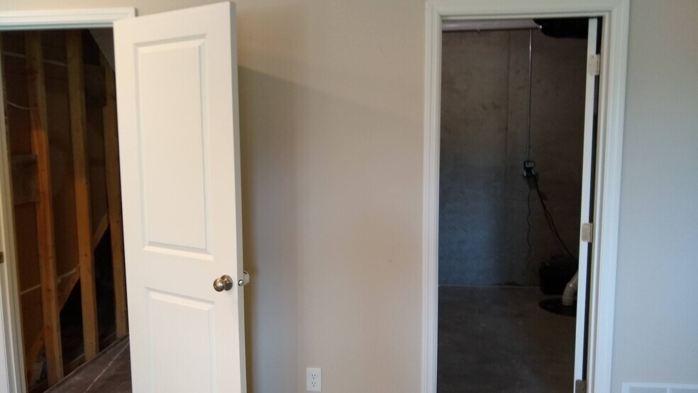 Building Photo - 6953 Archer Trl