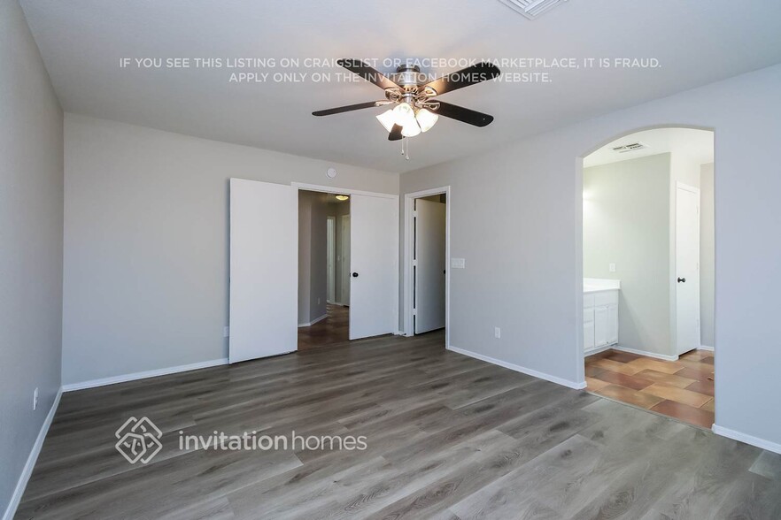 Building Photo - 538 W Country Estates Ave