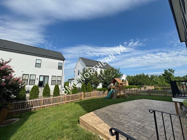 Building Photo - 25459 Byrnes Crossing Dr