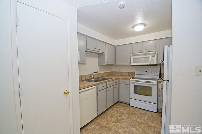 Building Photo - 13162 Blue Sage Ct