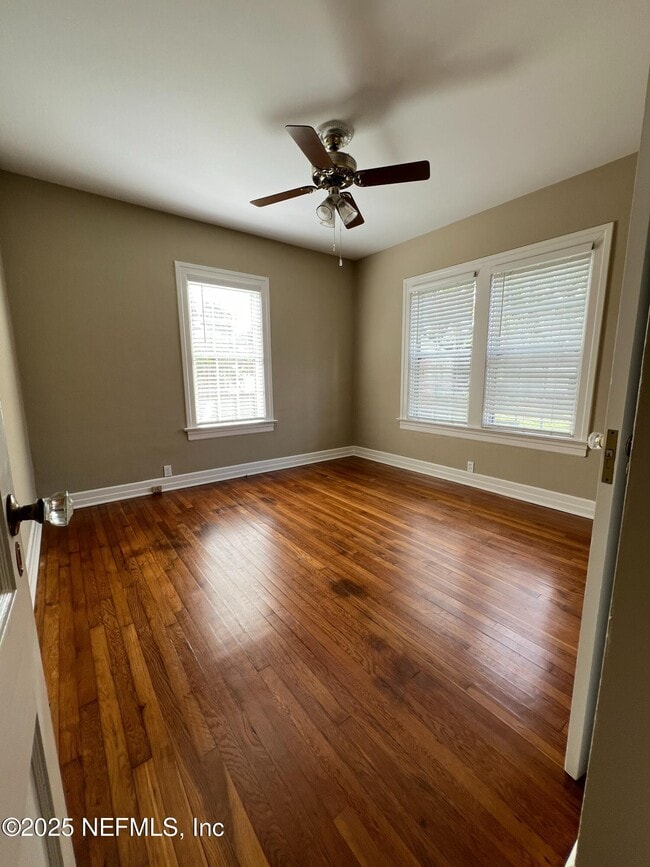 Building Photo - 1046 Riviera St